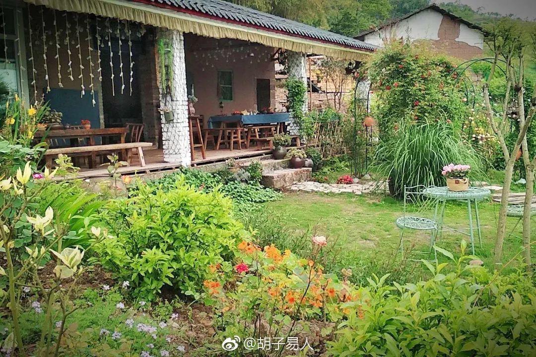 我想有个小院, 满院花香, 过宁静的生活!