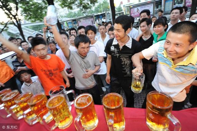 酒粗最年夜死仇人,酒前暗暗吃2粒,一人喝酒也不醒酒桌您无敌!