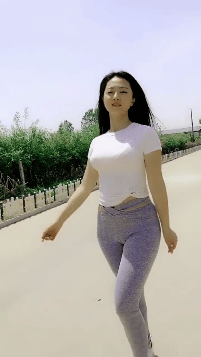微胖小姐姐穿上瑜伽裤,一点都不俗气!