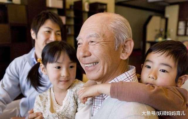 老人带孩子真的不好吗？这3件事只有爷爷奶奶能做到