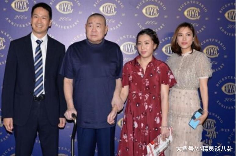 甘比首度公开三个儿女的长相, 刘銮雄携太太与儿女出席新年宴会