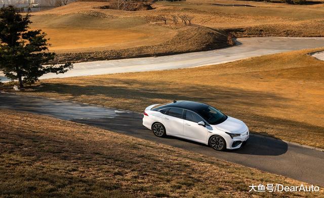 Model 3年夜贬价,但我的目光照样被那款车吸走了!