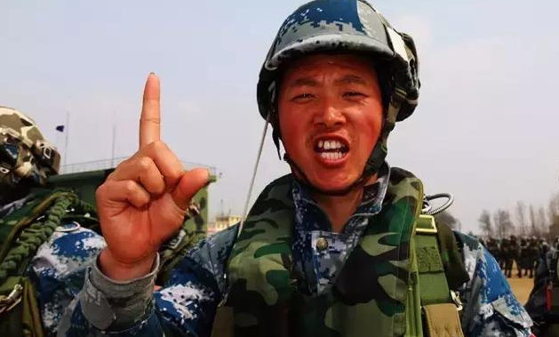 出有错, 那便是我们中国空降兵的脚!