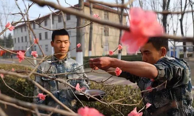 出有错, 那便是我们中国空降兵的脚!