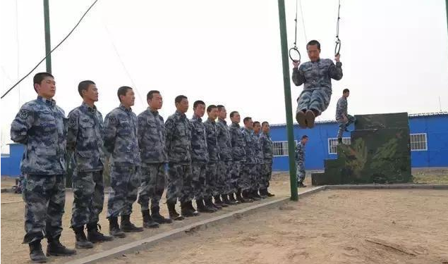 出有错, 那便是我们中国空降兵的脚!