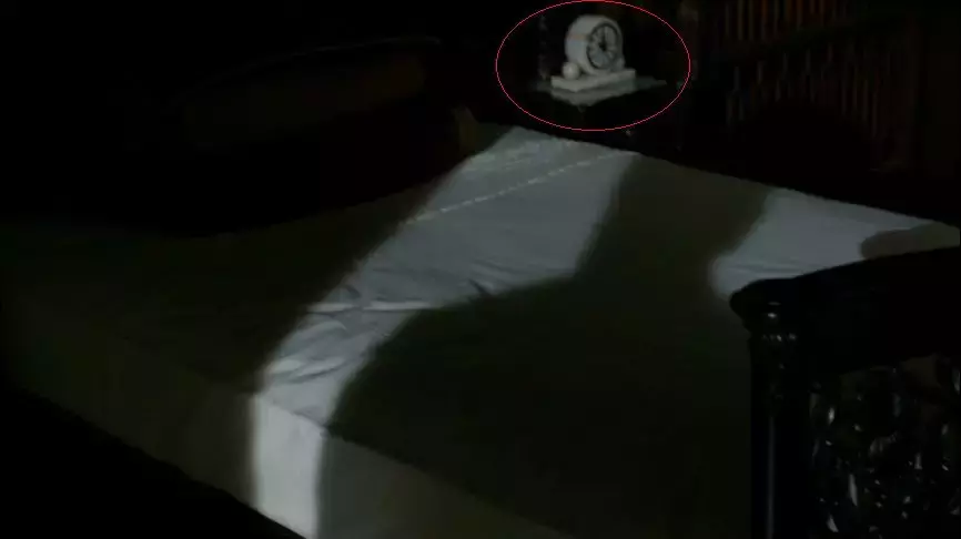 李何在《色戒》里埋藏的雄厚而松散的时候线索