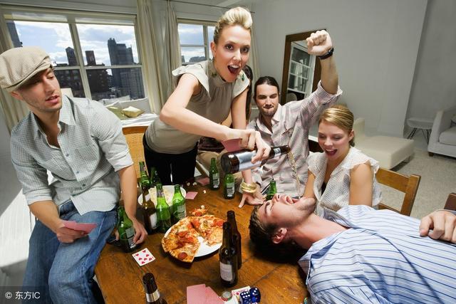 酒粗最年夜死仇人,酒前暗暗吃2粒,一人喝酒也不醒酒桌您无敌!
