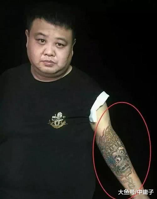 4位男神的纹身:张继科大鹰,陈伟霆飞虎,都输给了他的大花臂!