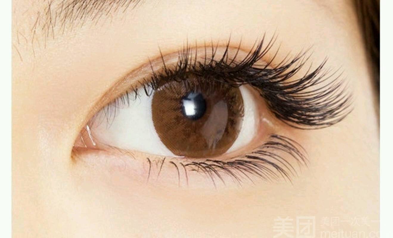 建炼睫毛粗的路上,我们从前干过的增进睫毛的蠢事