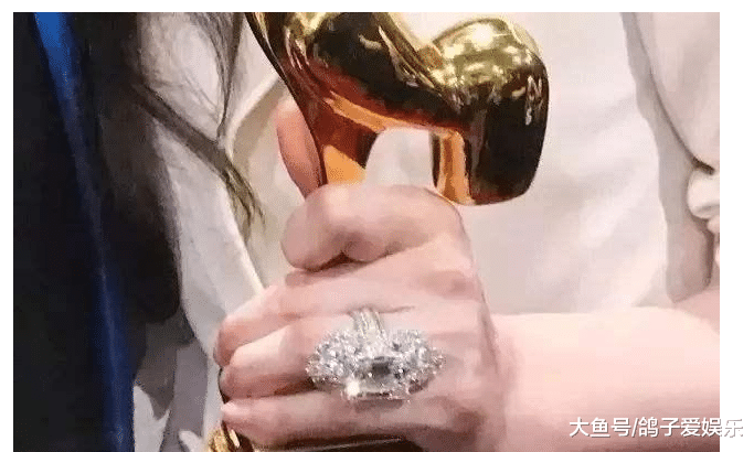 李晨范冰冰分手后两大疑问情侣能变回朋友鸽子蛋钻戒要退还