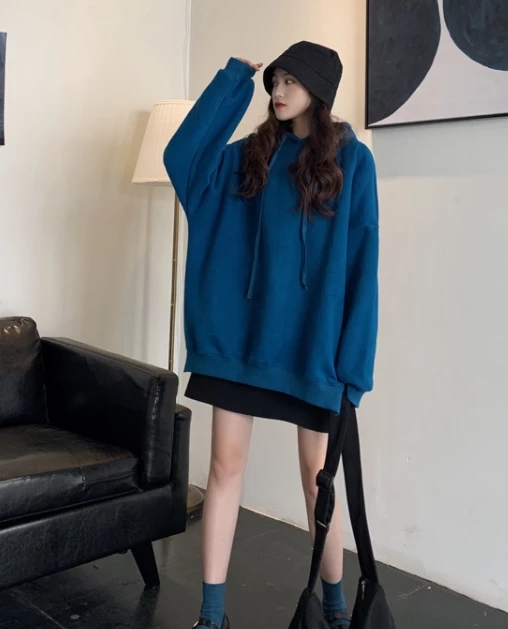 小个子女孩子，用一款卷发造型搭