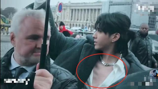 外网镜头最为致命, 吴亦凡显油腻, 与精修图判若两人了