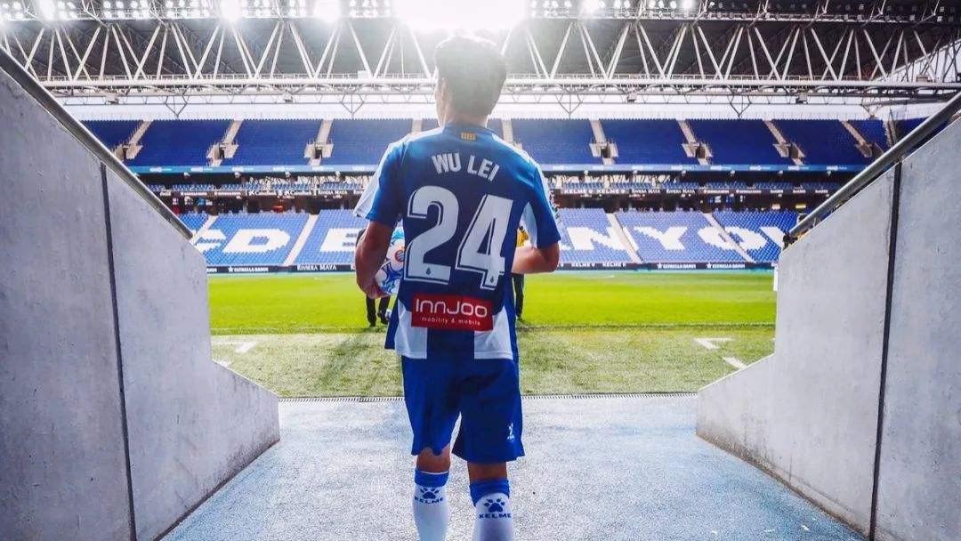 西班牙人4-0大胜斯塔尔南，主帅昏招让武磊尴尬