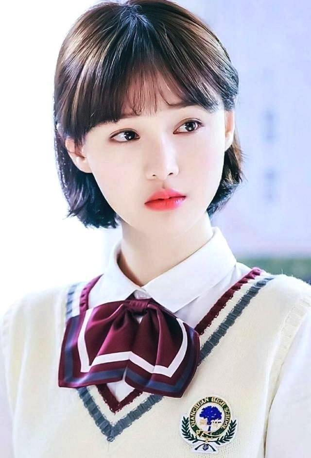 穿校服最美的五大女星: 刘亦菲郑爽上榜, 最后一位最接地气