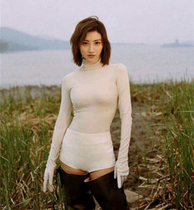 31岁景甜有多撩人?"包浆身材"尽显女性张力,难怪男人都稀罕这样的!
