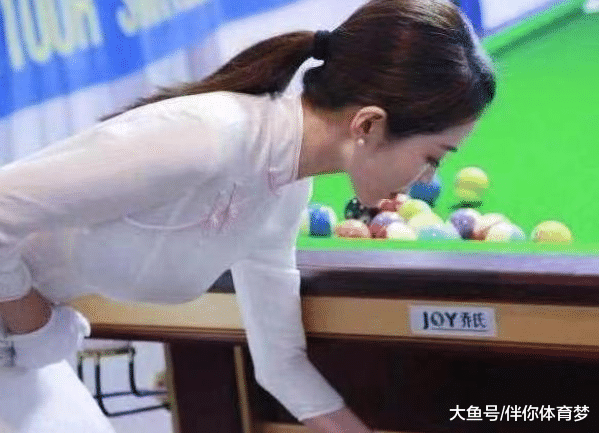 瑞士桌球比赛再现中式台球美女裁判 身材气质都绝佳 体育资讯 娱乐新闻网