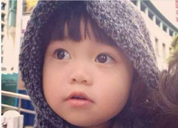 钟汉良富豪妻子和6岁女儿的近照,难怪他隐婚多年!