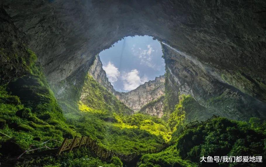 贵州册亨洛帆河 岩溶天坑(群)地貌景观地 贵州兴义万峰林天坑
