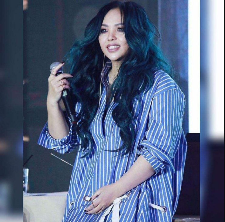 张惠妹复胖体重超200斤!行走困难需人搀扶,网友:是重量级了!