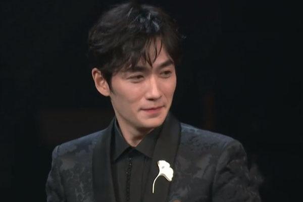 朱一龙左边娜扎右边热巴  王栎鑫调侃想活成他的样子