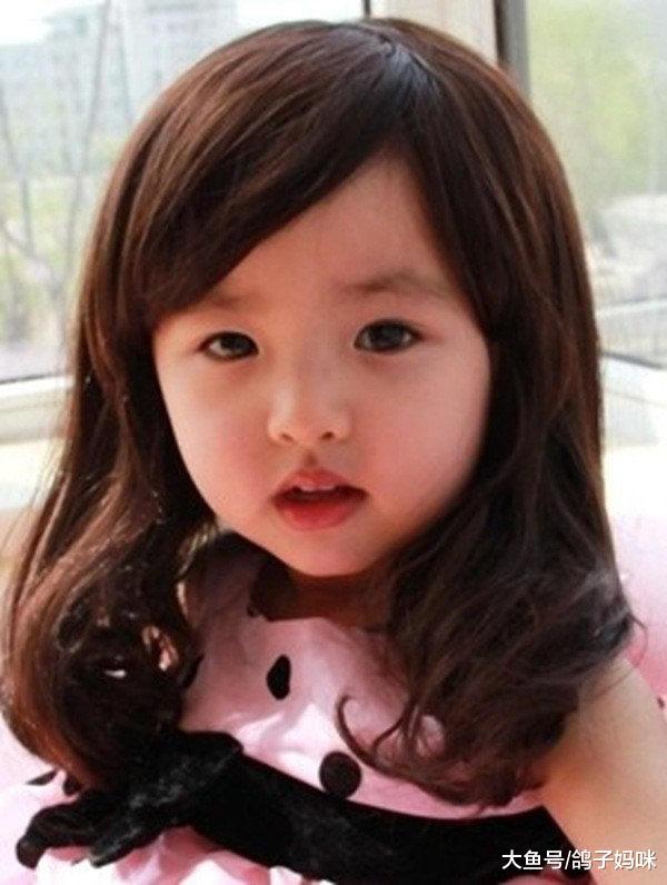 小孩烫发染发像芭比娃娃?可爱背后的伤害你知道吗?