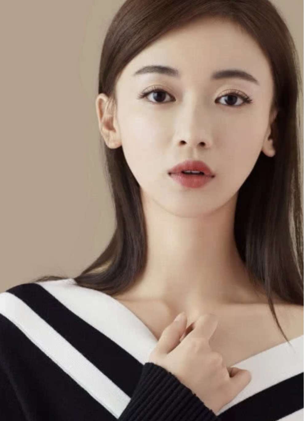本以为傅艺伟版苏妲己无人超越,看到吴谨言版苏妲己,太惊艳了!