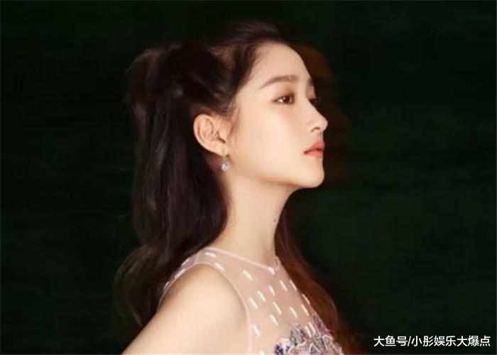 被称"收费站女神",侧面神似关晓彤?什么原因一夜涨粉300万?