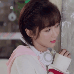 下面来一波剧中韩商言和佟年的可爱表情包吧,请收好!