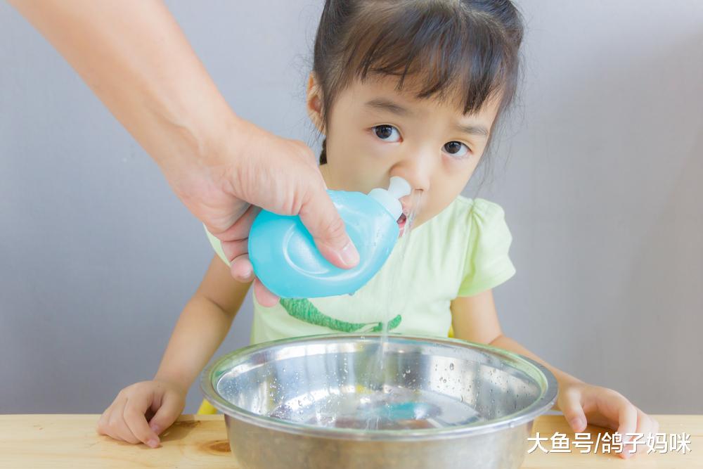 婴儿吸鼻涕感冒好更快？小心方法用错，鼻子流血更痛苦