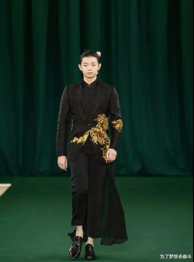 本以为霍尊剪短发会很娘,没想到堪比整容,帅出新境界!