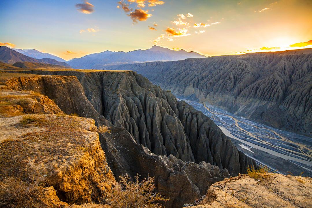 中国最美的四大峡谷,新疆独占两个,有你家乡的吗?