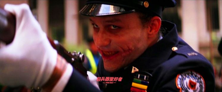 年度电影武器终篇 我们以 黑暗骑士 蝙蝠侠和小丑的武器对抗划上句号 参与本期送福利 未分类资讯 八戒游戏