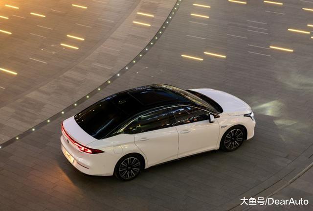 Model 3年夜贬价,但我的目光照样被那款车吸走了!