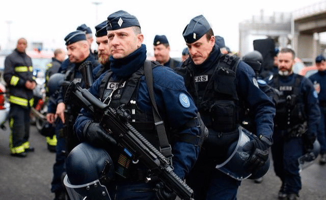 越南总计9700万人 只有15万警察 如何保证全国的治安 社会资讯 娱乐新闻网