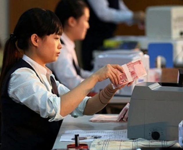 为何去银行存钱时金额超过5万就会被查呢?今天可算明白了