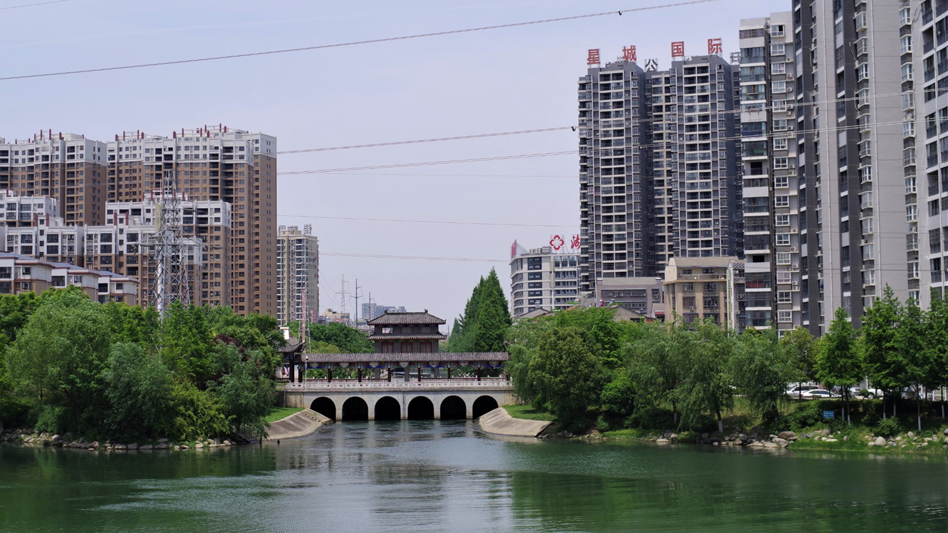 湖北最“闹心”的城市，明明建有高铁站却无人坐，无奈又新建一座