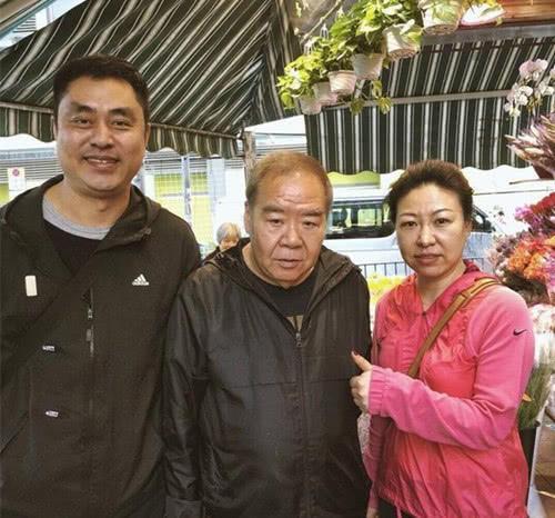 对于如今的生活他感到很知足,有两个孩子和妻子林燕明,日子过得很幸福