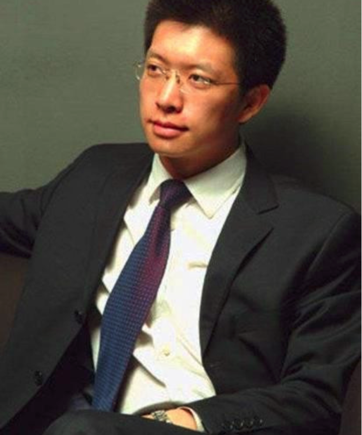 20年前的康辉20年前的朱广权到如今全变样只有他活得像长生不老