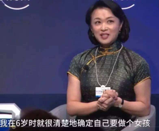 金星变性手术直接将姐姐气到早产 术后肌肉坏死险成瘸子