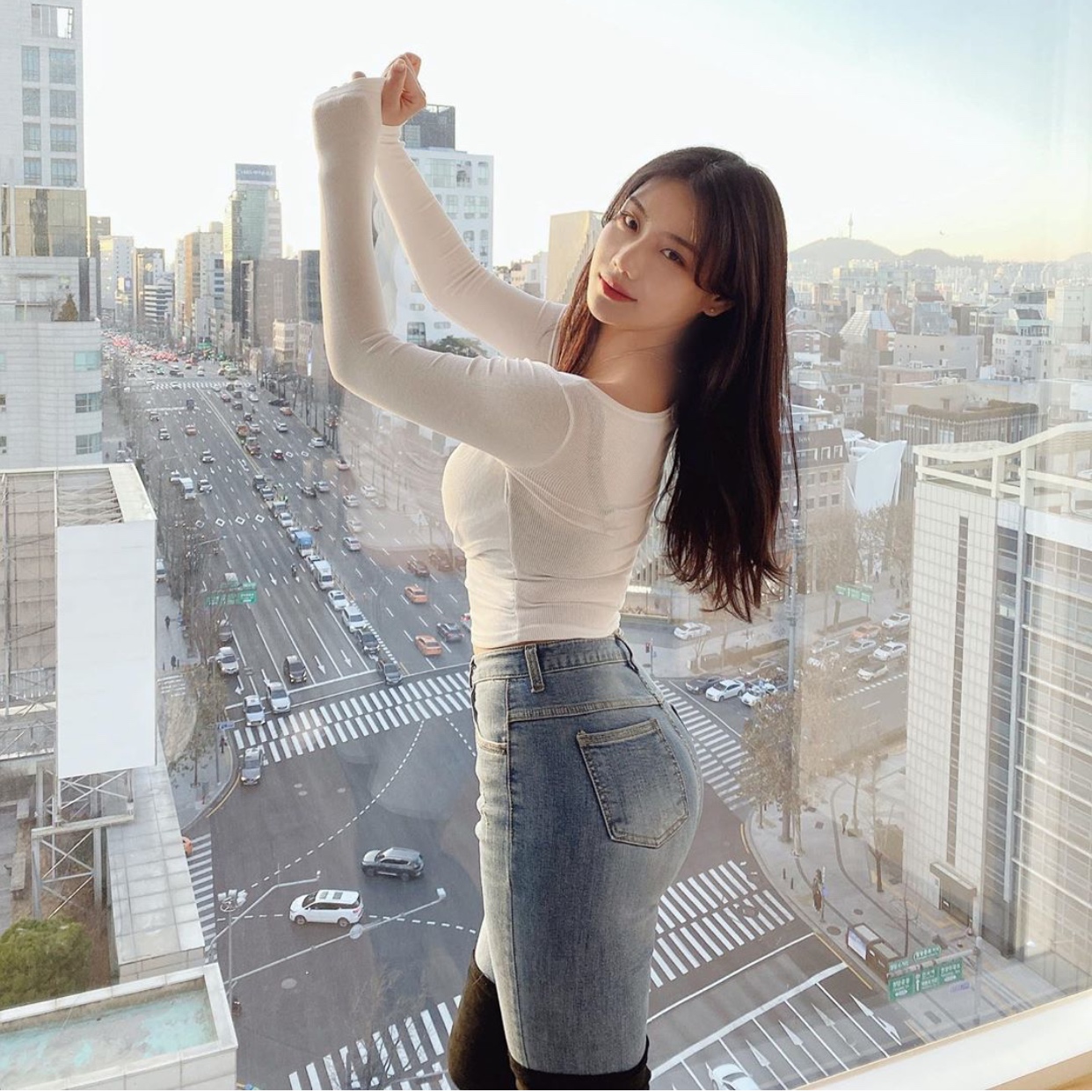 e杯q臀,韩国穿牛仔裤最好看的性感女神,没有之一