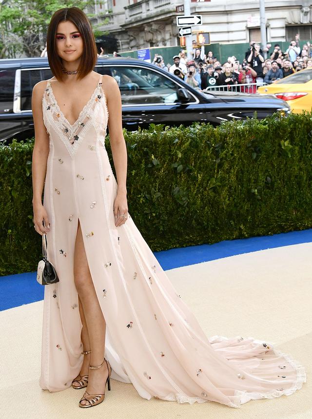 塞莱娜·戈麦斯selenagomez最红的妆容