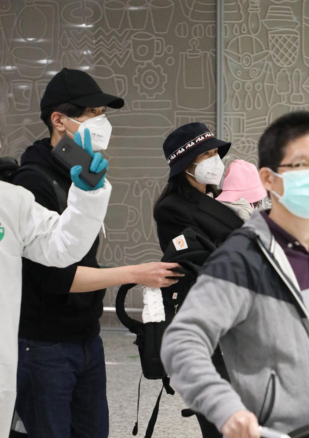 高圆圆一家三口同框！近日，赵又
