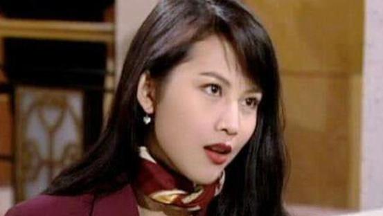 「谢金燕」替父还清2亿债务，反被父亲曝出未婚生子前途尽毁，现46岁像26岁！