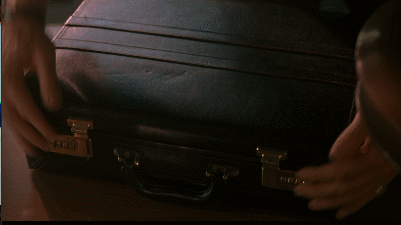 剧情介绍《变相怪杰》:金·凯瑞带你走进爱的绿光