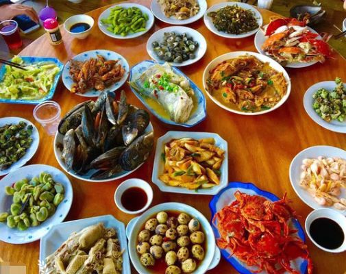 浙江岛上的海鲜大餐,一桌15道菜1000块钱,看完你觉得划算吗?