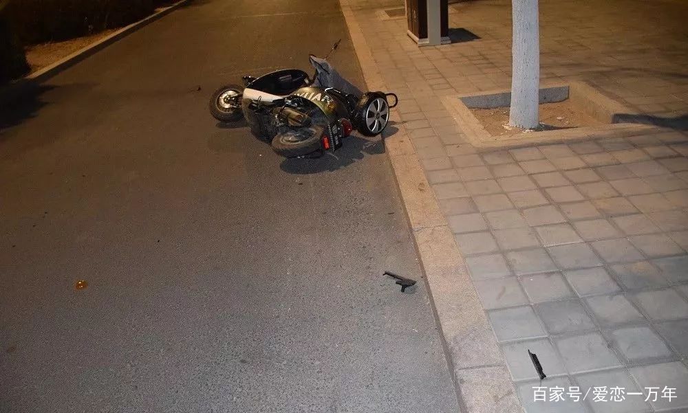 赤峰寒夜的街头男子路边身亡 临近年关转给大家都看看 生活资讯 八戒游戏