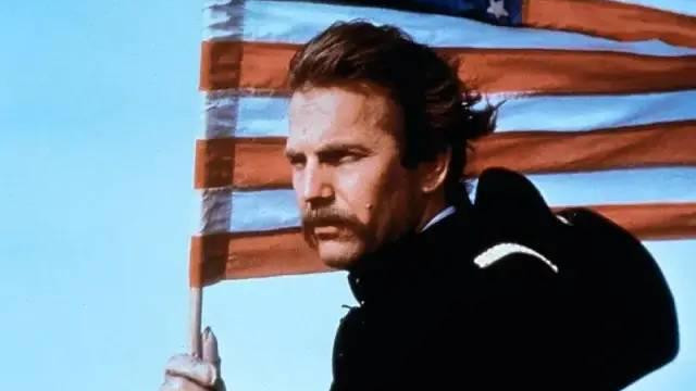 与狼共舞|片长4小时，票房破20亿！上映时影院爆满，有人宁可站着也要看完