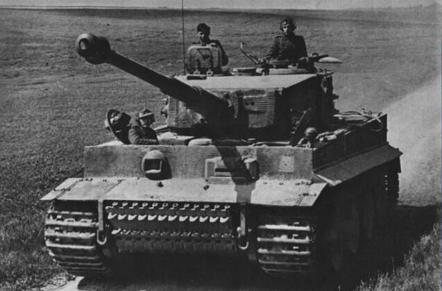 虎式重型坦克，是#第二次世界大