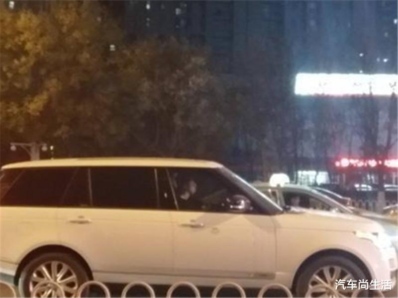 王俊凯买路虎揽胜只为代步,梦中座驾价值数千万?网友