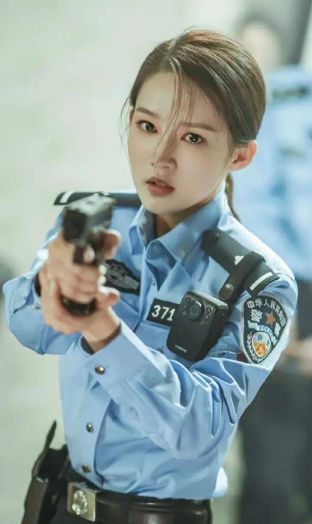 女星穿警服 杨颖端庄 李沁英姿飒爽 鞠婧祎像 闹着玩 的 娱乐资讯 娱乐新闻网